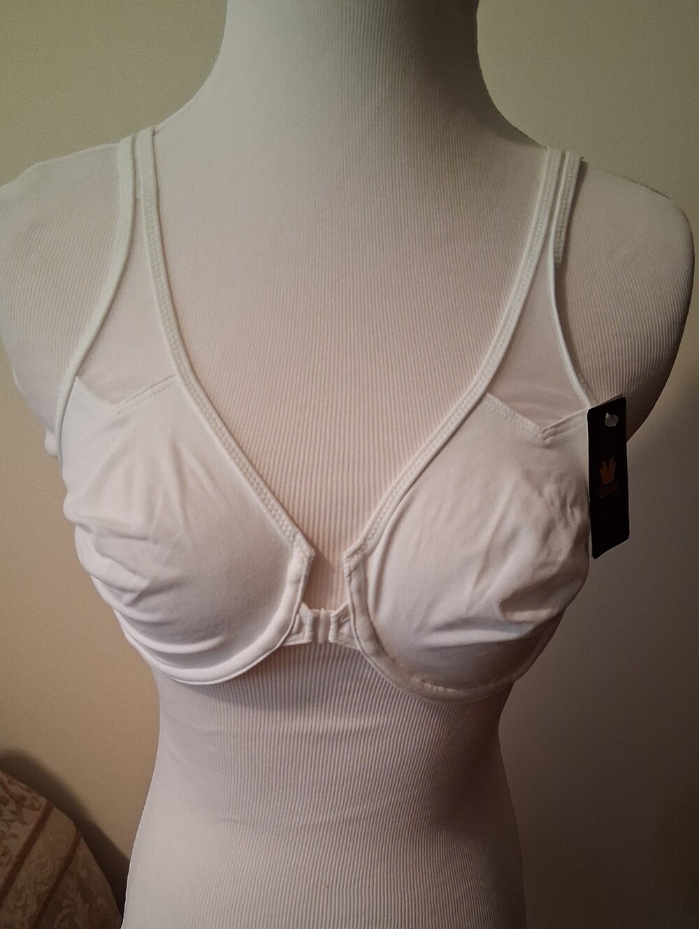 Wacoal Women's Body Unlined Front Close Underwire Racer Back Bra White 38B